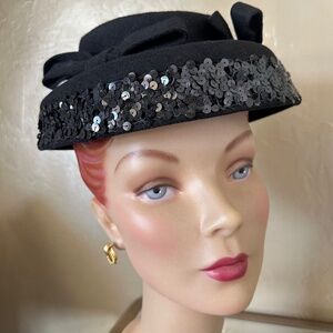 TEMPTING 1940s' BLACK FELT HAT WITH SEQUIN TRIM